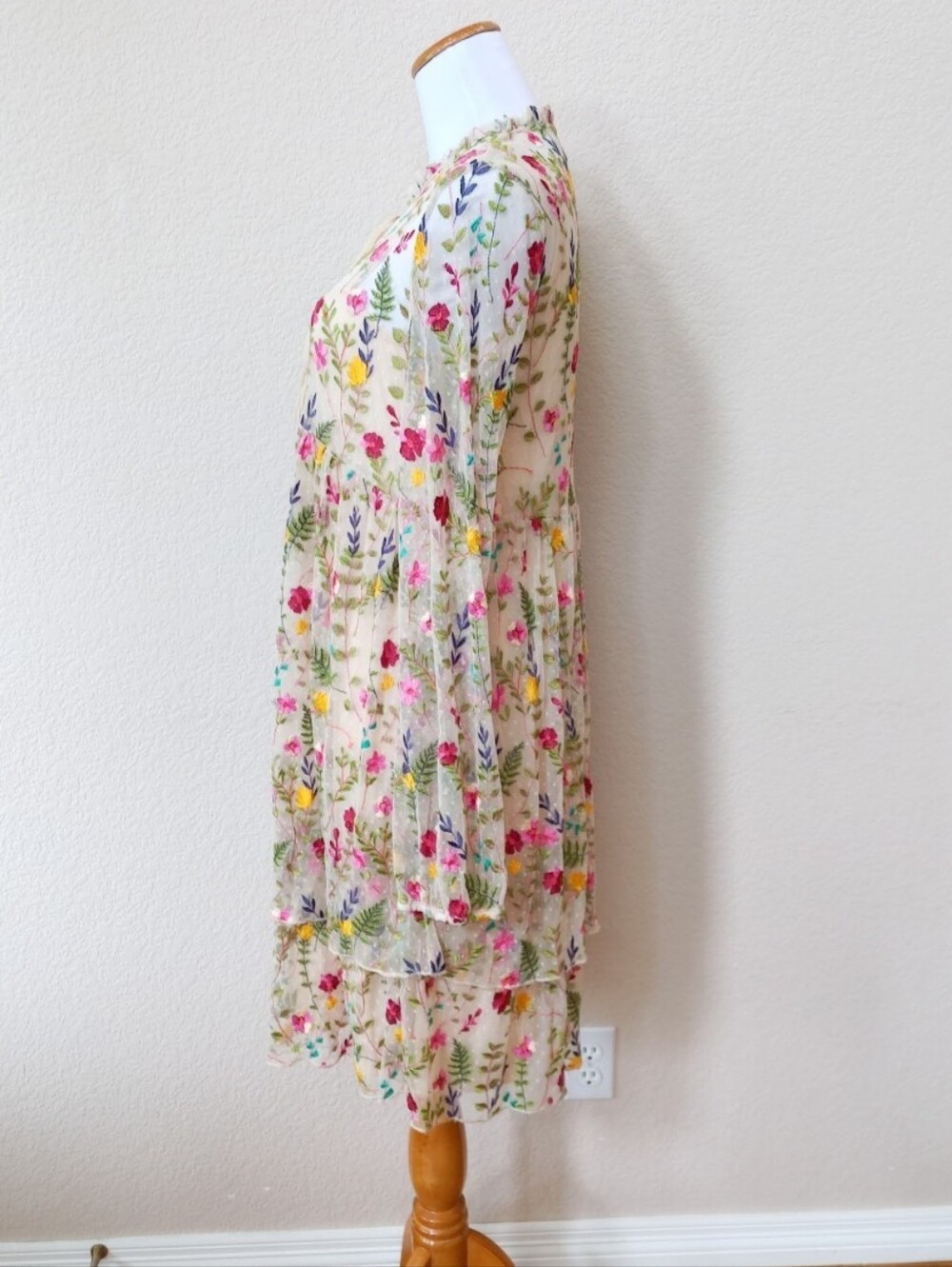 Sundance long-sleeve midi dress in cream with embroidered floral print - Picture 5 of 11